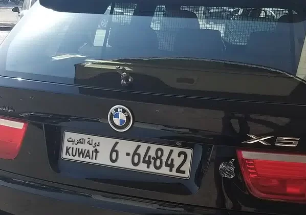 سيارة بي ام دبليو 2000 موديل اكس 5 للبيع في الكويت الفحيحيل