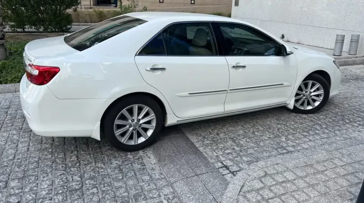سيارة تويوتا 2013 موديل اوريون للبيع في الكويت الرقعي