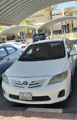 للبيع في الكويت الجهرة سيارة تويوتا موديل كورولا 2013