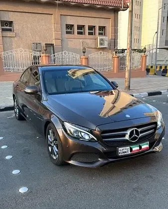 سيارة مرسيدس بنز 2016 موديل سي كلاس للبيع في الكويت السالمية