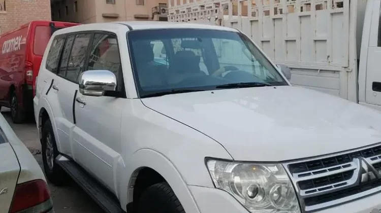 سيارة ميتسوبيشي 2010 موديل باجيرو للبيع في الكويت الفروانية