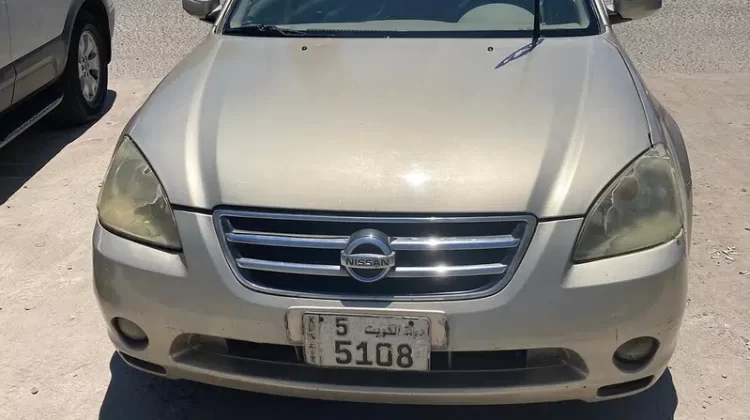 سياره التيما بحاله جيده 2006 للبيع في الكويت السالمية