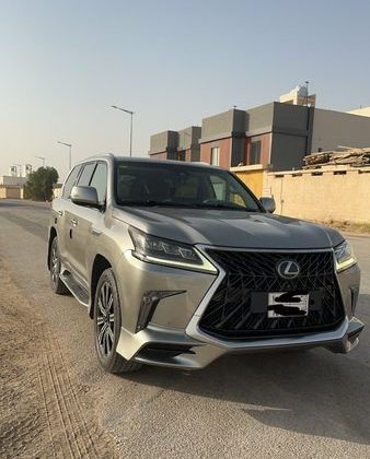‏لكزس LX 570 DD موديل 2016 للبيع في السعودية الرياض