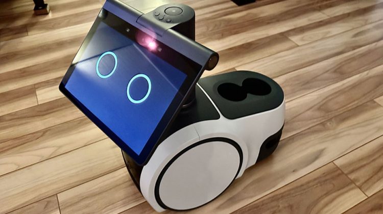 روبوت أمازون Astro يمكنه مساعدتك أثناء التجول في المنزل